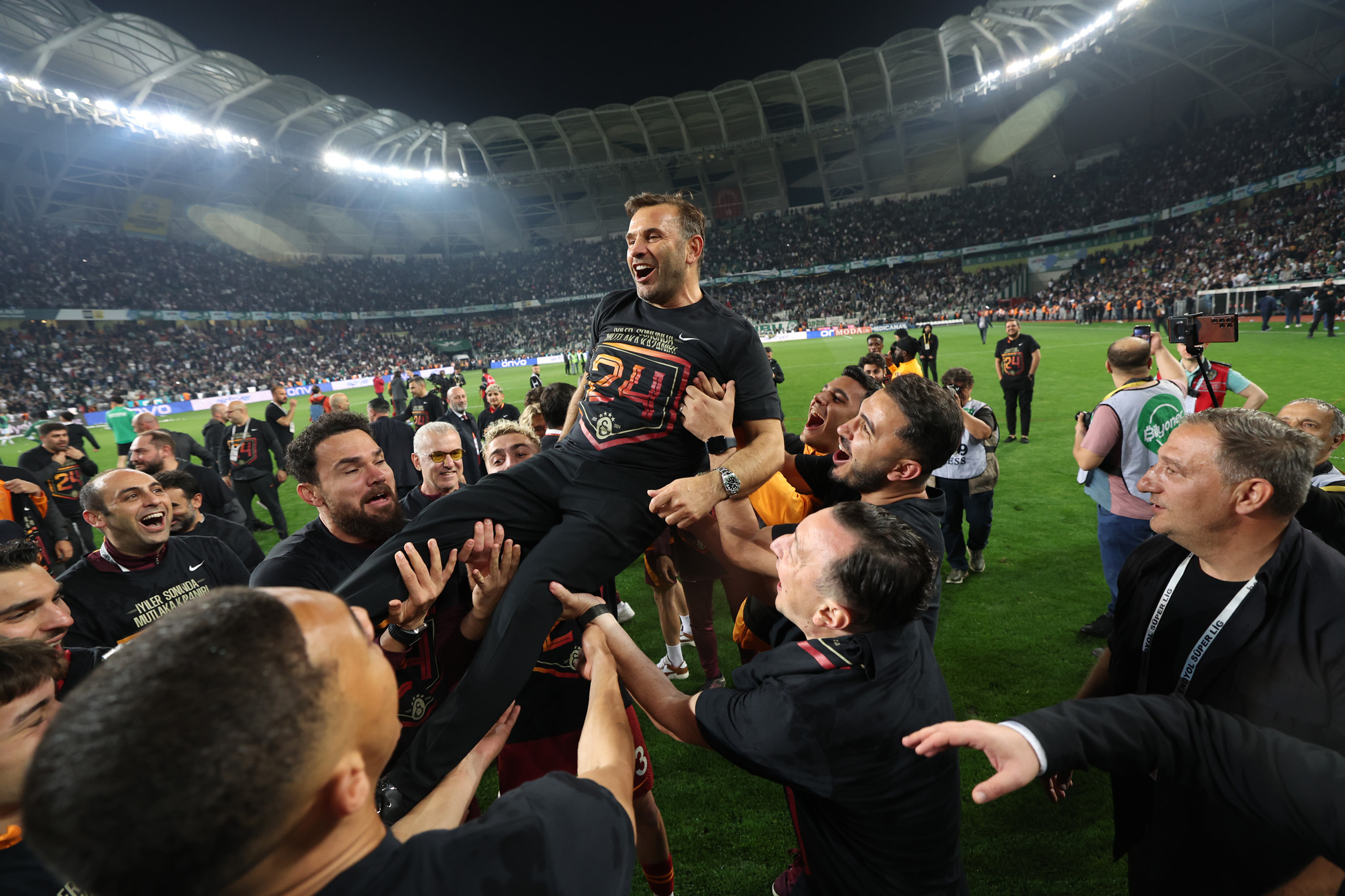 Galatasaraylı Futbolcuların Şampiyonluk Sevinci