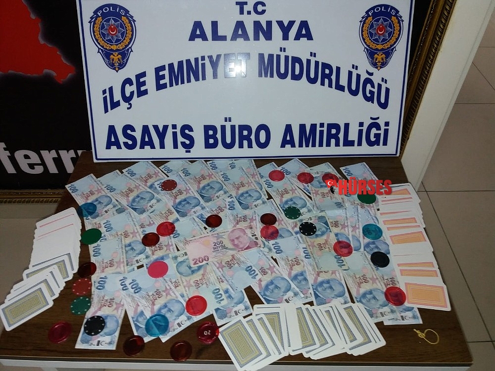Alanya'da polisten kıraathaneye kumar baskını