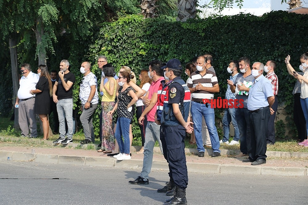 Antalya'da fabrika yangını kontrol altına alındı