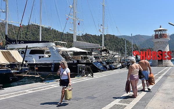 Avrupalı zenginlerin mega yatlarıyla adresi Güney Ege koyları
