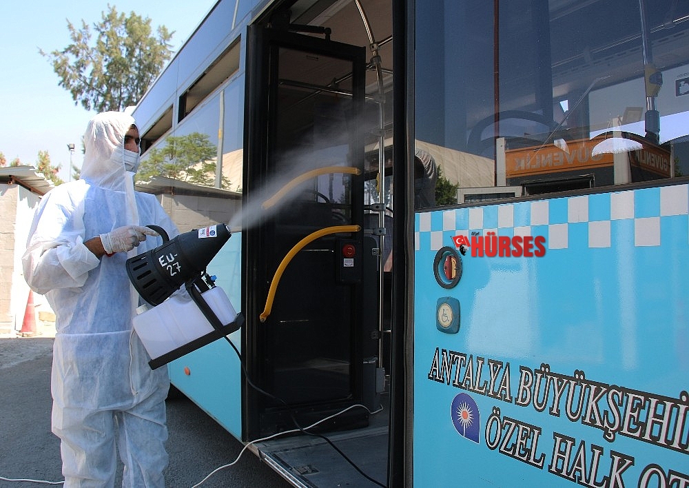Büyükşehir Belediyesi toplu taşıma araçlarını her gün temizleniyor
