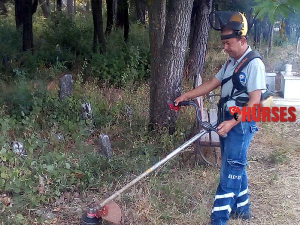 Büyükşehir'den mezarlıklara kapsamlı bakım