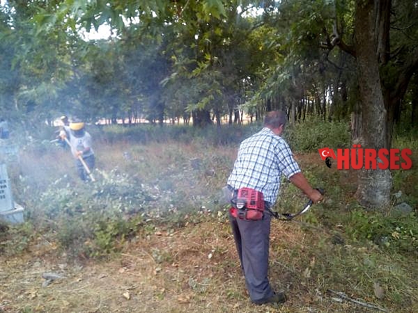 Büyükşehir'den mezarlıklara kapsamlı bakım