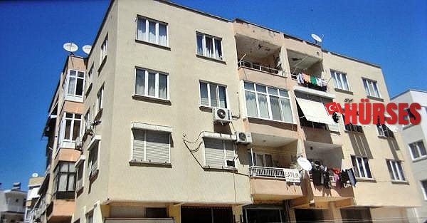 Çökme riski olan binada ölümle burun buruna yaşam