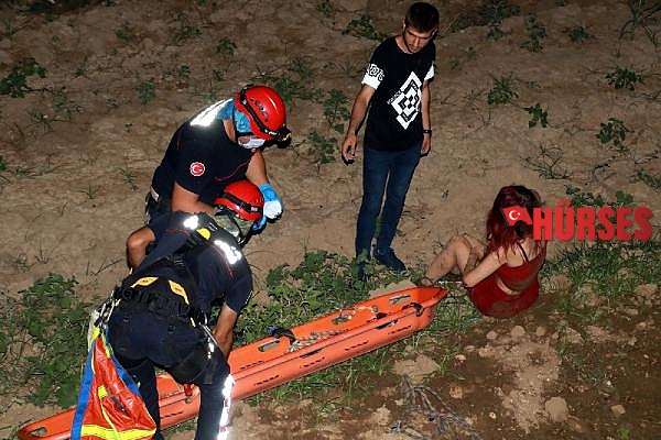 Dere yatağına düşen genç kız 1 saatte ikna edilerek kurtarıldı