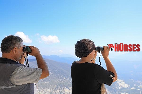 'Duman gözcüsü' anne ve baba, nöbeti evlatlarına devretti