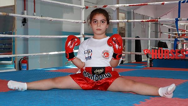 Ecrin, Burdur'un en küçük kick boks sporcusu
