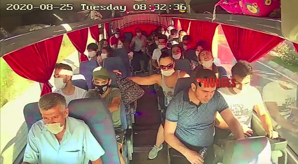 Freni patlayan otobüs araçları biçti
