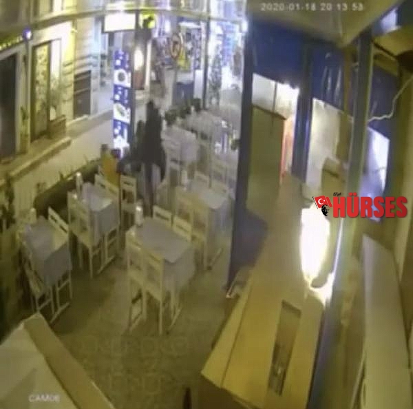 Genç kızın restoranda darbedildiği anlar kamerada