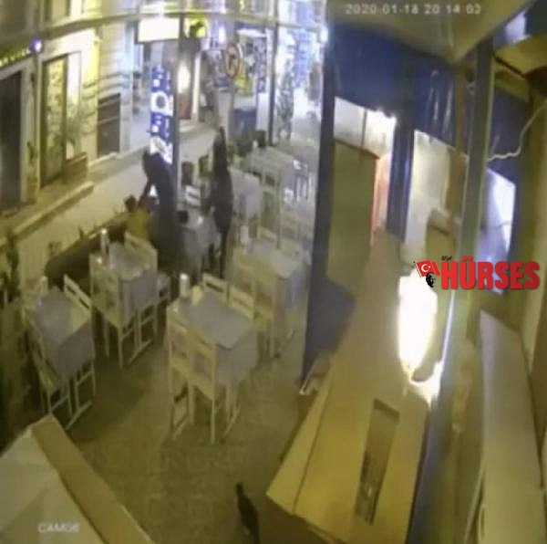Genç kızın restoranda darbedildiği anlar kamerada