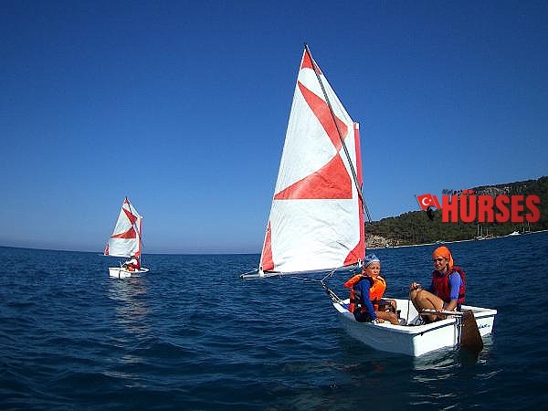 Kemer'de geleceğin yelkencileri yetiştiriliyor