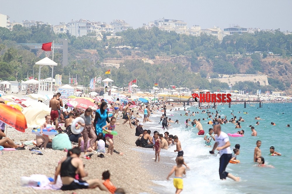 Kent Konseyi Turizm Grubu Başkanı Yavuz: "Antalya sezonu 4 buçuk milyon turistle kapatabilir"
