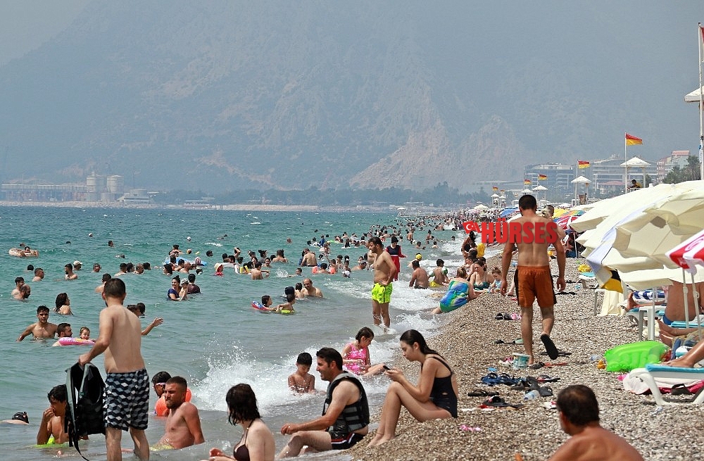 Kent Konseyi Turizm Grubu Başkanı Yavuz: "Antalya sezonu 4 buçuk milyon turistle kapatabilir"