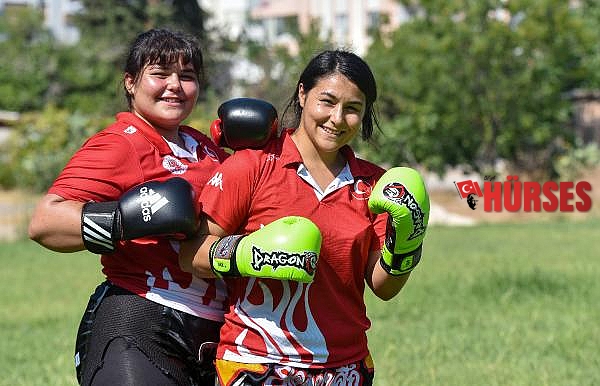 Kick boksta abla- kardeş başarısı