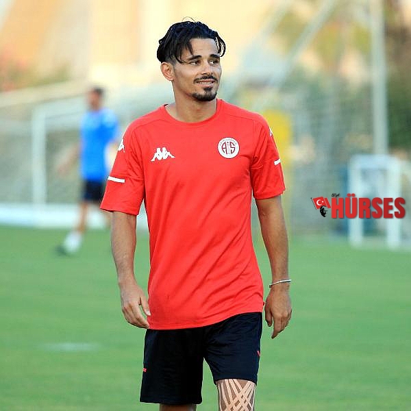 Nuri Şahin, Antalyaspor ile ilk antrenmanına çıktı