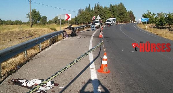 Otomobille motosiklet çarpıştı: 1 ölü