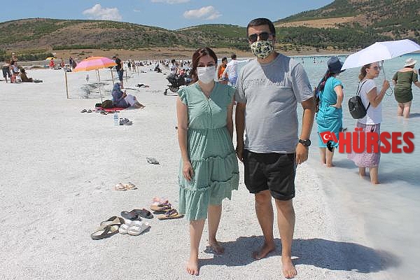 Salda Gölü'nde çamur çukuruna girene ceza
