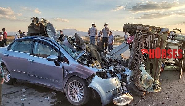 Sandıklı'da zincirleme kaza: 4 yaralı
