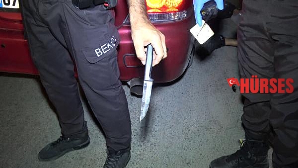 Şüpheliyi gözaltına almak isteyen polis ekibine taşlı saldırı: 1 polis yaralı