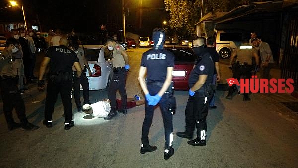 Şüpheliyi gözaltına almak isteyen polis ekibine taşlı saldırı: 1 polis yaralı
