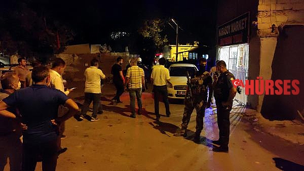 Şüpheliyi gözaltına almak isteyen polis ekibine taşlı saldırı: 1 polis yaralı
