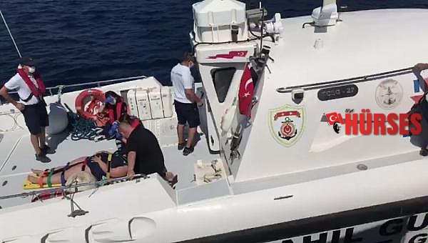Teknede düşüp yaralanan turist kadına ilk müdahale sahil güvenlikten