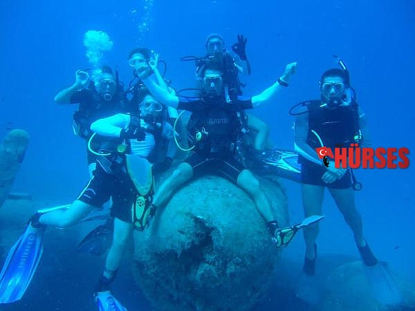 Turistler, Antalya'nın su altı zenginliklerini keşfediyor