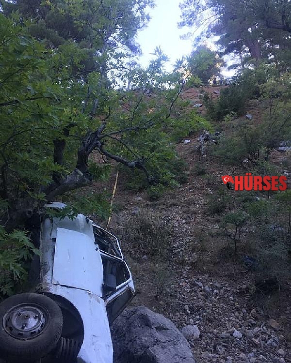 Uçuruma yuvarlanan otomobilin sürücüsü öldü