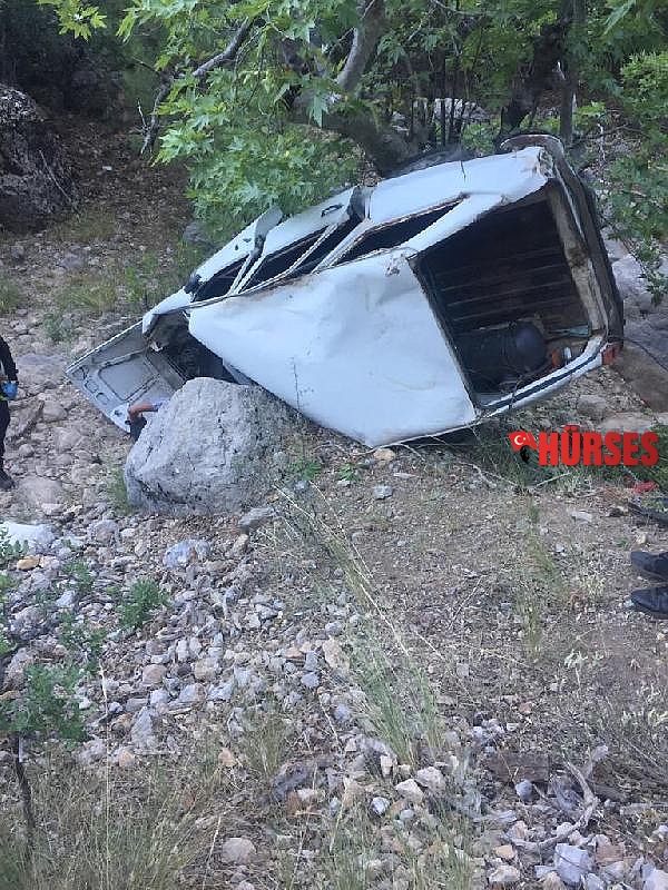 Uçuruma yuvarlanan otomobilin sürücüsü öldü