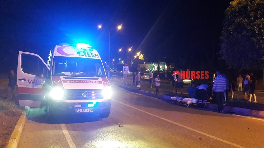 Alkollü sürücüyle kasksız motosikletli kavşakta çarpıştı: 3 yaralı