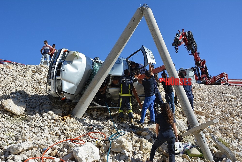 Antalya'da feci kaza: 1 ölü, 2 yaralı