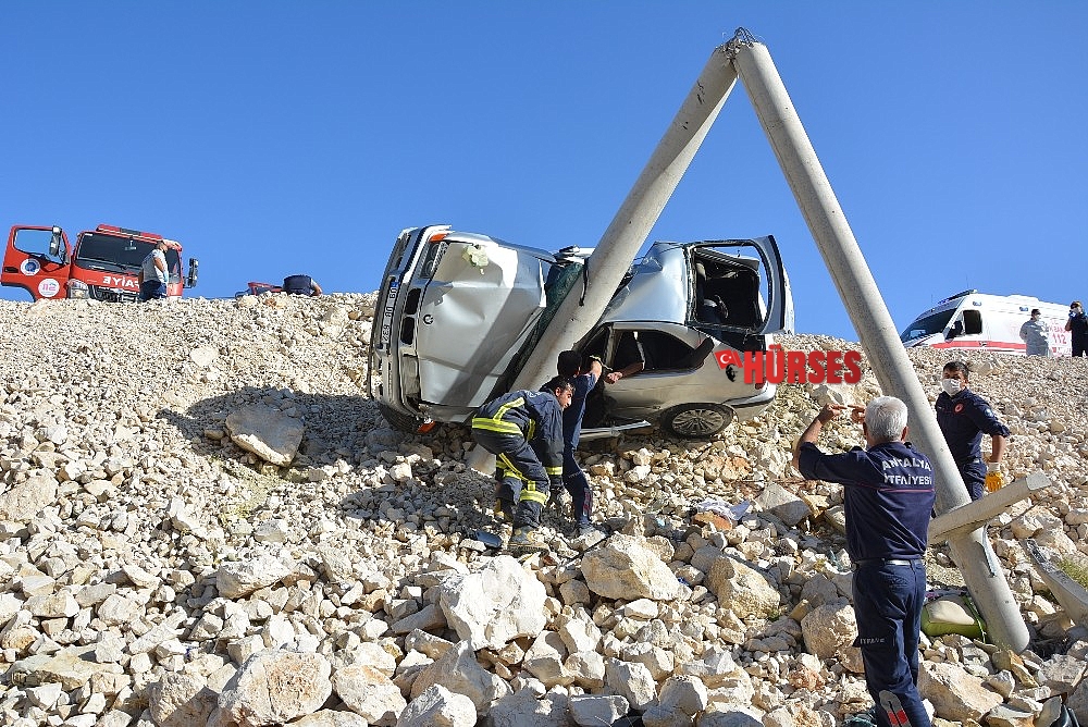 Antalya'da feci kaza: 1 ölü, 2 yaralı