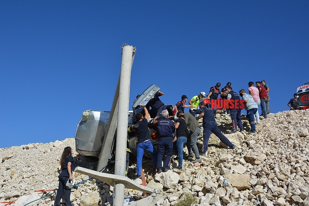 Antalya'da feci kaza: 1 ölü, 2 yaralı