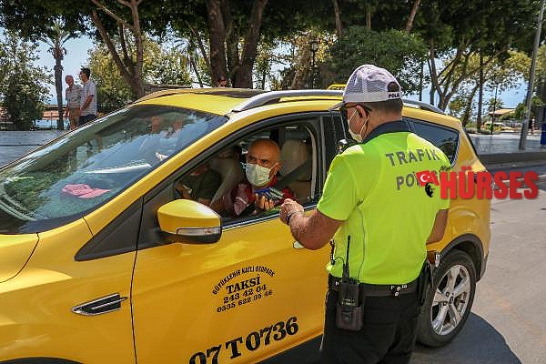 Antalya'da otobüs ve taksilere korona denetimi