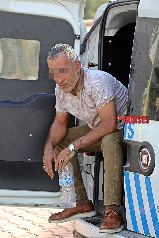 Antalya'da sokak ortasında arasında silahlı-bıçaklı kavga !
