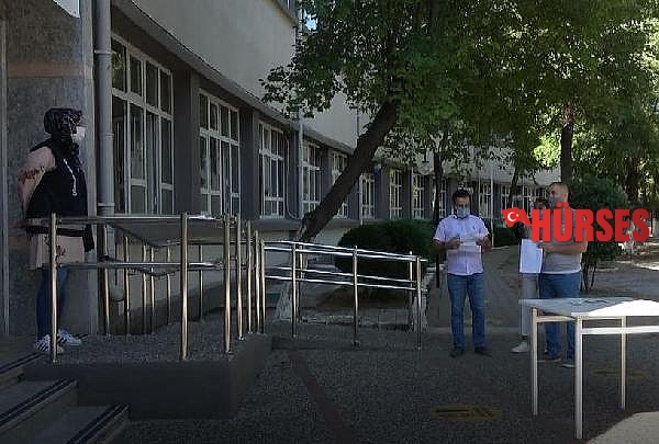 KPSS'ye zamanında yetişemeyince sinirlenip, giriş kağıdını çöpe attı