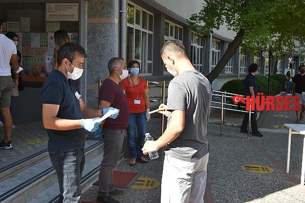 KPSS'ye zamanında yetişemeyince sinirlenip, giriş kağıdını çöpe attı