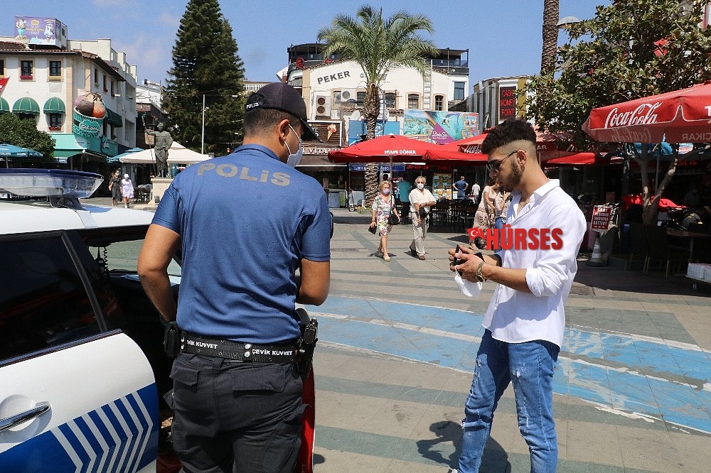 Polise "Bizi mi seçtiniz" dedi, 900 TL'lik cezadan kurtulamadı