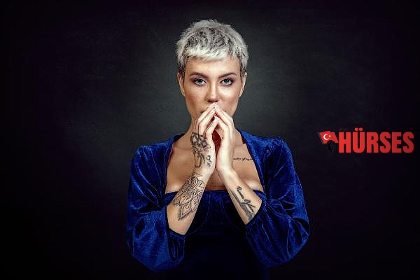 Şarkıcı Pınar Özkan pozitif çıkınca, karantinaya girdi