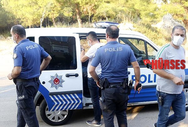 Tacizle suçlayan kadının evinin kapısına gelince gözaltına alındı
