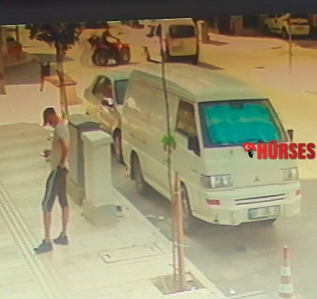 Ticari araca çarpan ATV sürücüsü ölümden döndü