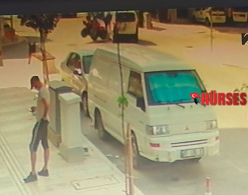 Ticari araca çarpan ATV sürücüsü ölümden döndü