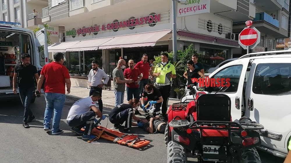 Ticari araca çarpan ATV sürücüsü ölümden döndü