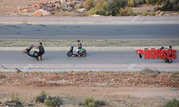 Yapımı süren yolda tehlikeli sürüş