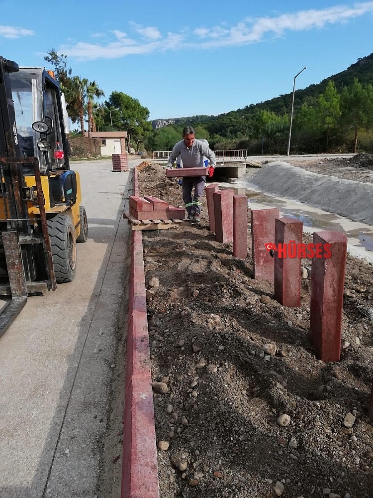 Kemer'de dereler ıslah ediliyor