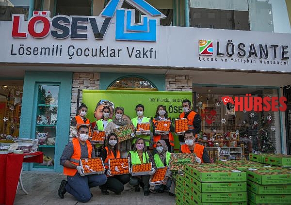 LÖSEV mandalinaları satışa çıktı