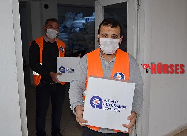 Büyükşehir 270 aileye gıda yardımı yaptı