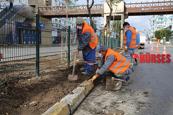 Büyükşehir kısıtlama günlerinde de görev başında