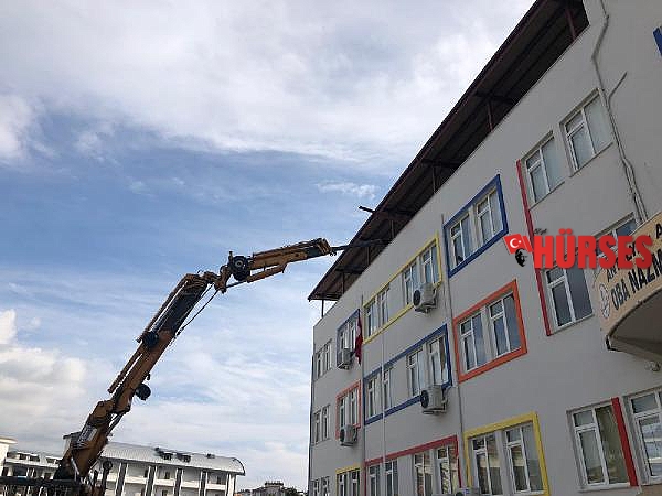 Büyükşehir'den liseye çatı desteği