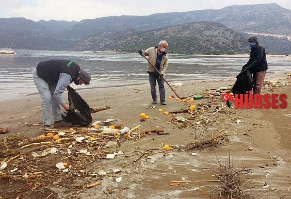 Çayağzı Plajı'nı temizlediler